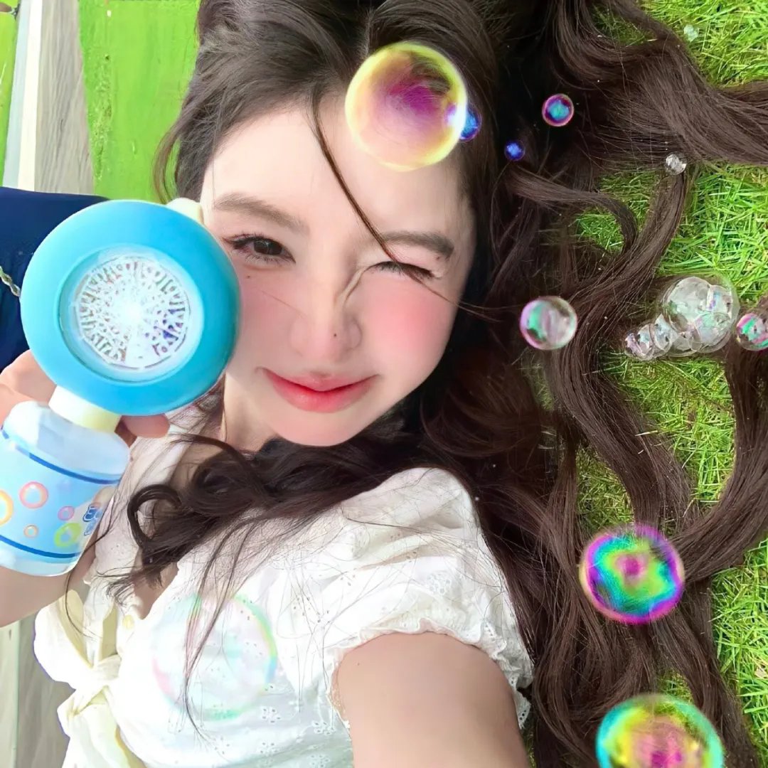 下放前资本家大小姐卷家产跑路了